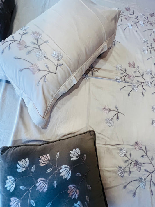 EMBROIDERED BEDDING SET