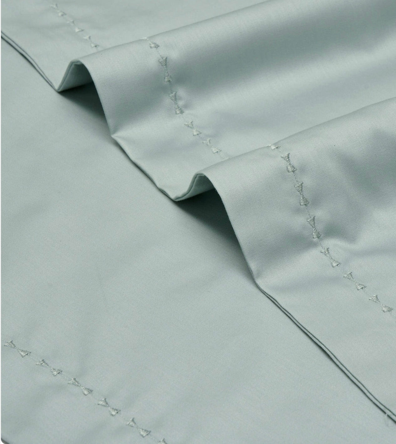 Indulgence Solid King Bedsheet