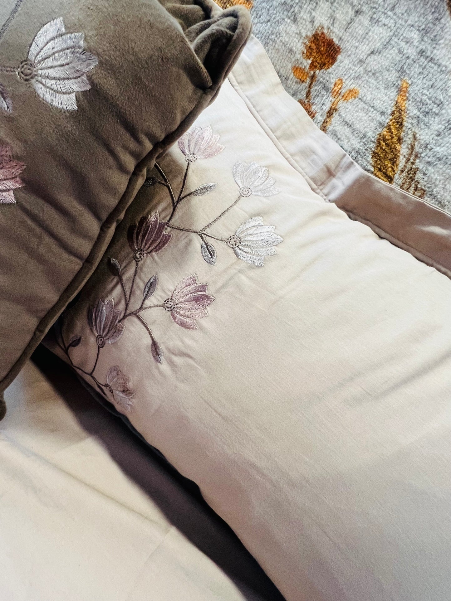 EMBROIDERED BEDDING SET