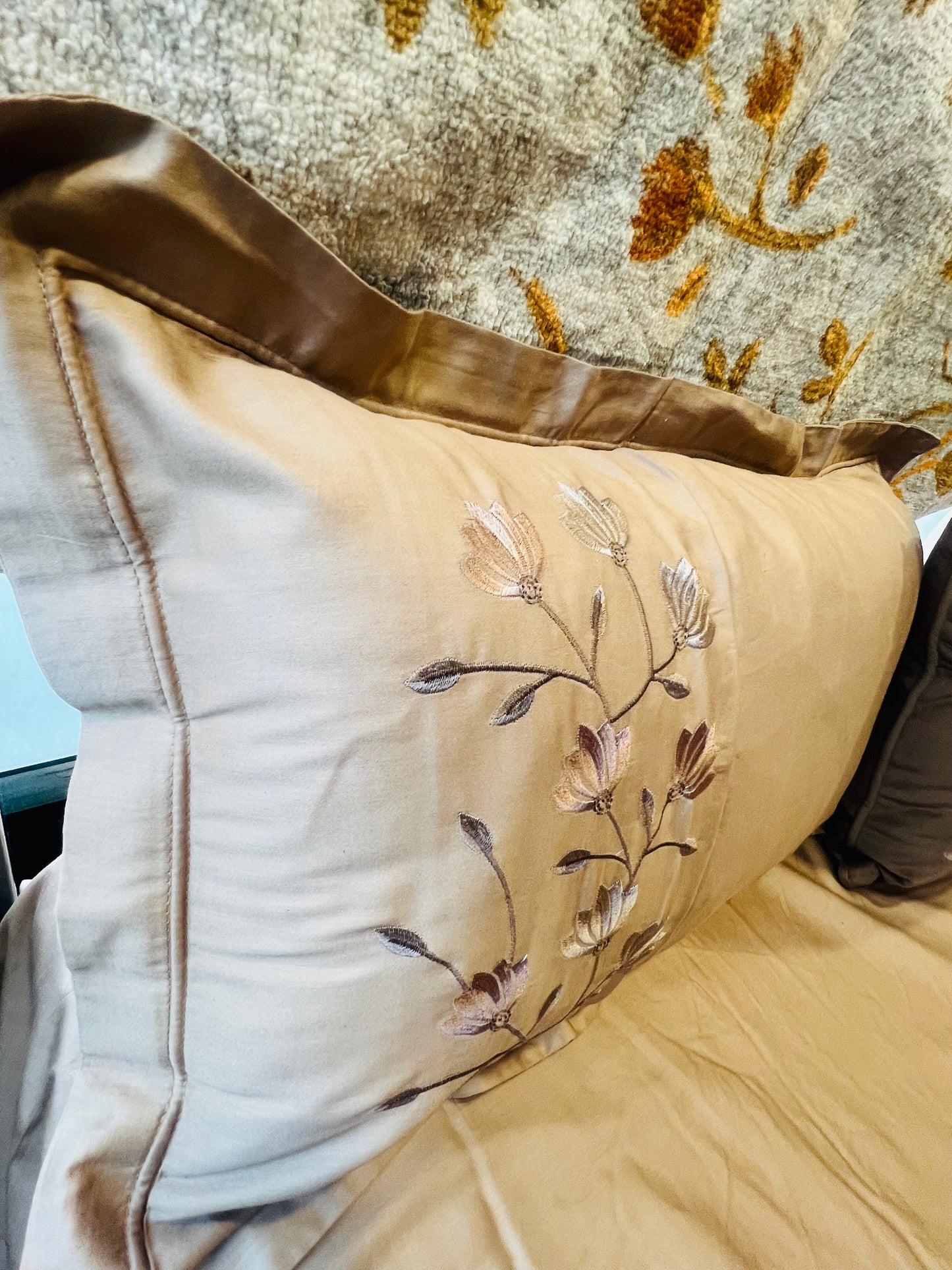EMBROIDERED BEDDING SET
