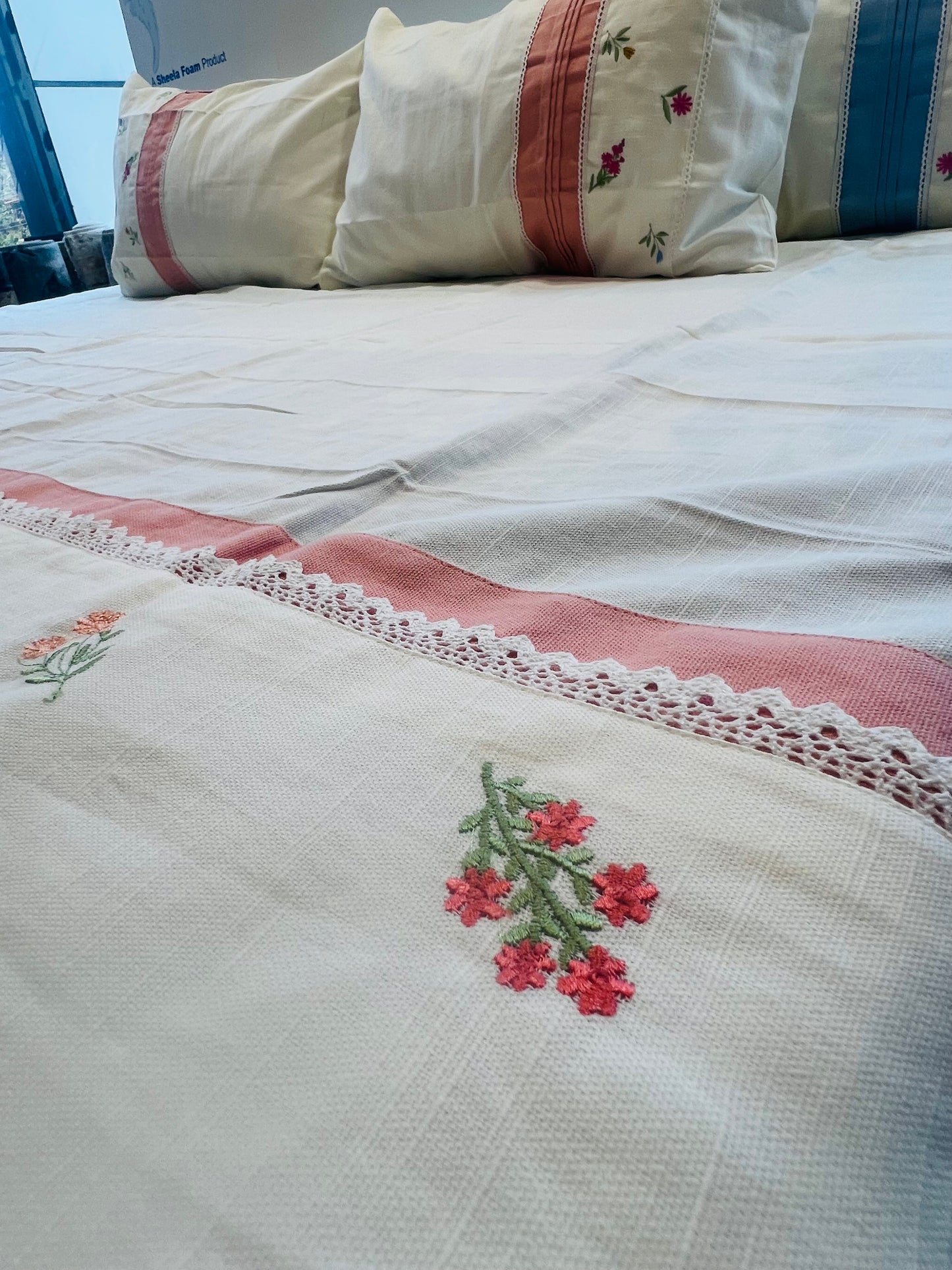 White Embroidered & Lace bedshee