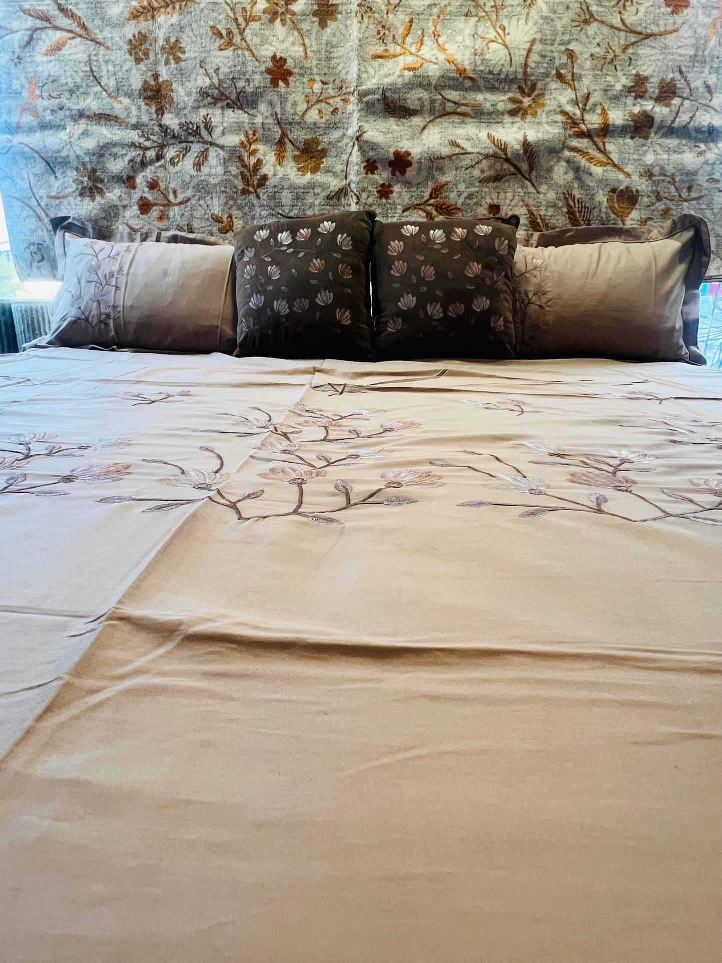 EMBROIDERED BEDDING SET