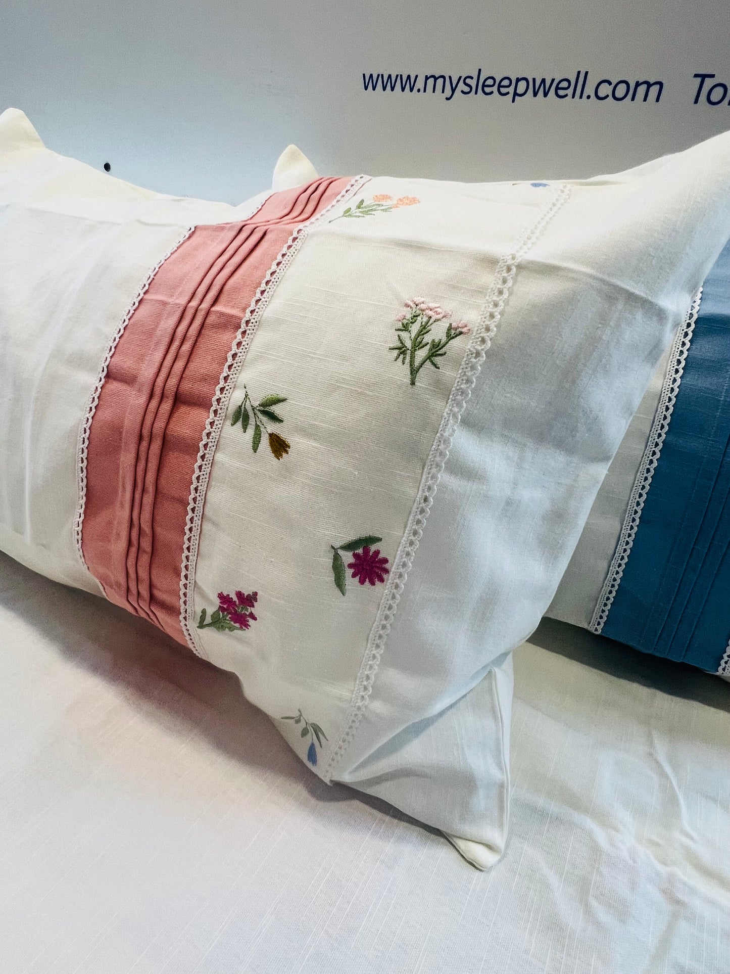White Embroidered & Lace bedshee