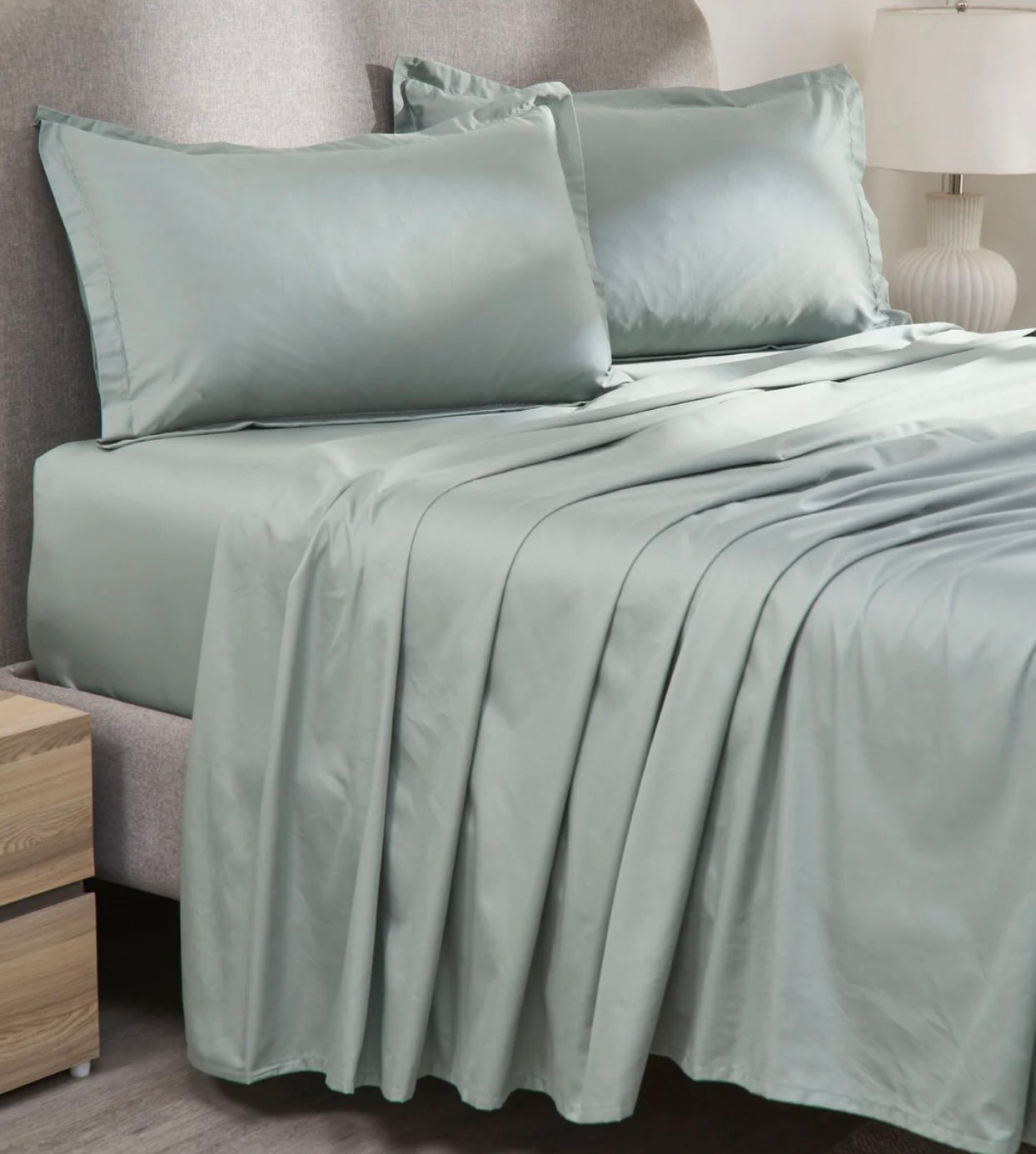 Indulgence Solid King Bedsheet